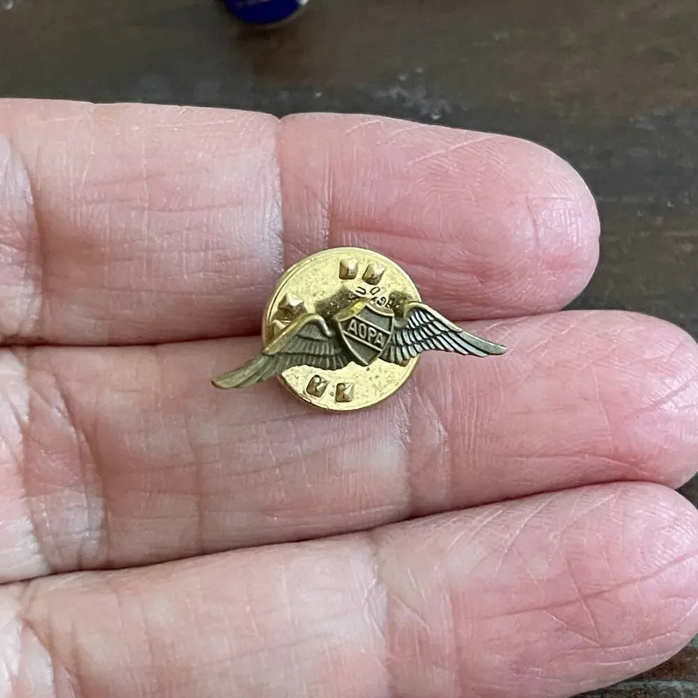 Vintage Aviation Themed Lapel Pins Cessna Aircraft , AOPA Wings Pin
